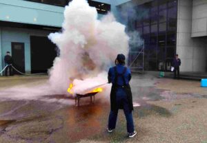 石川県津幡町　ヨシダセイコー　防災訓練　消火器訓練